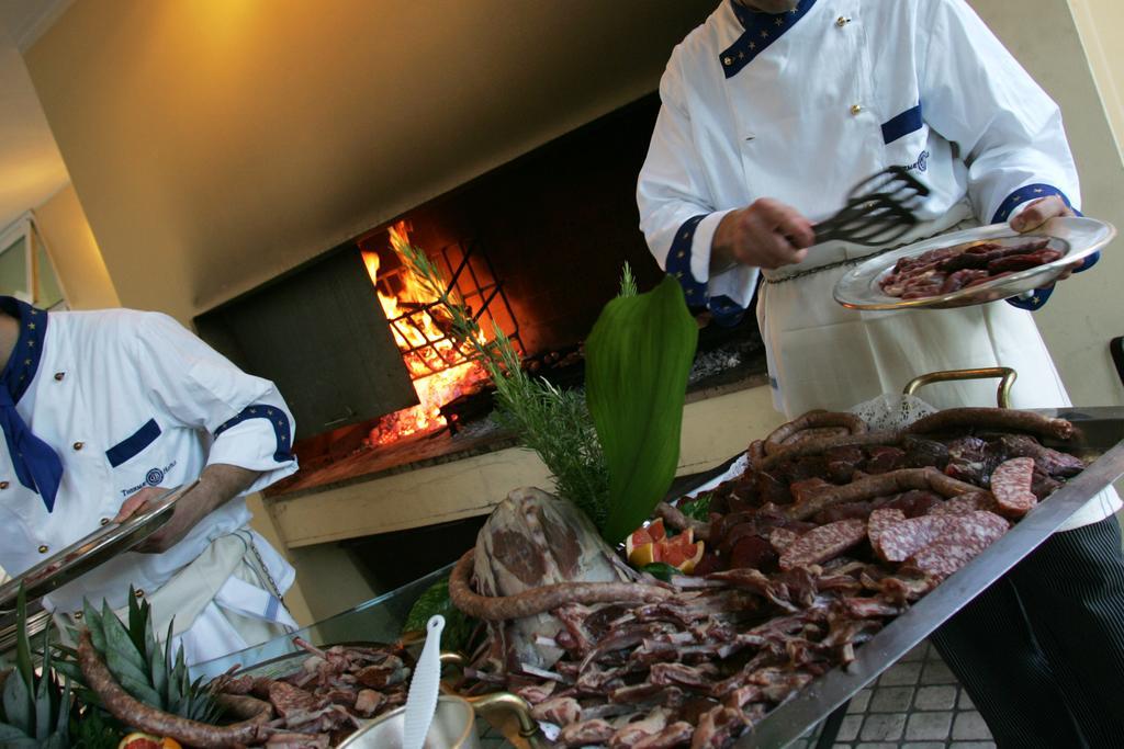 Grand Hotel Trieste & Victoria أبانو تيرمي المظهر الخارجي الصورة Brazilian barbecue