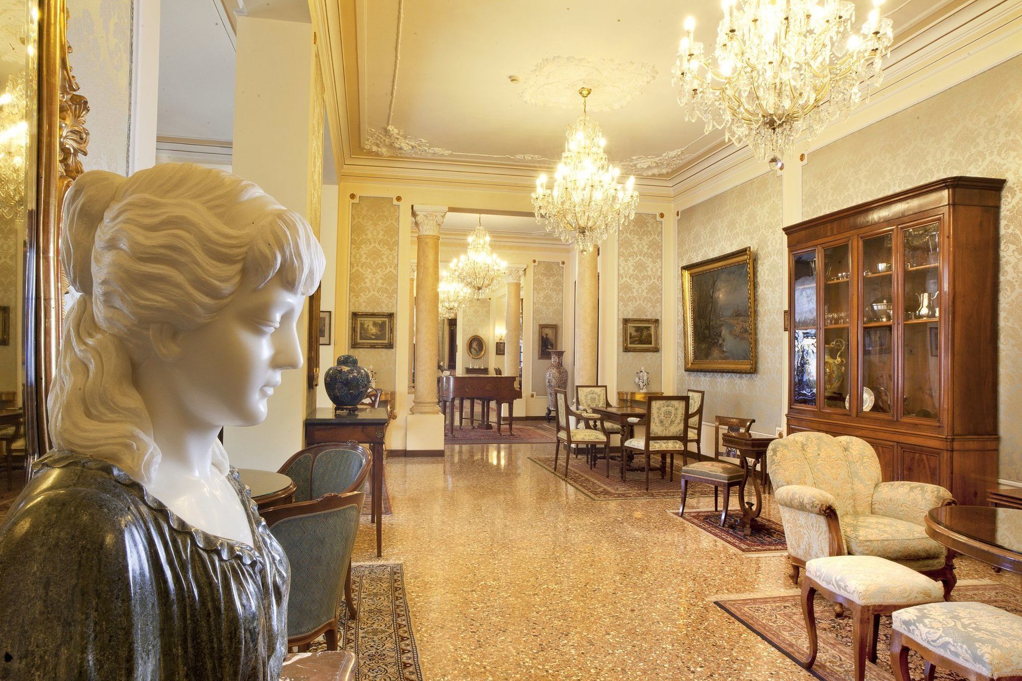 Grand Hotel Trieste & Victoria أبانو تيرمي المظهر الخارجي الصورة The interior of the Academy