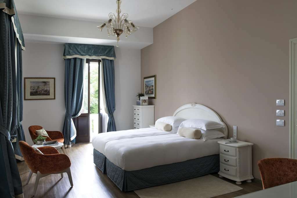 Grand Hotel Trieste & Victoria أبانو تيرمي الغرفة الصورة A room at the hotel